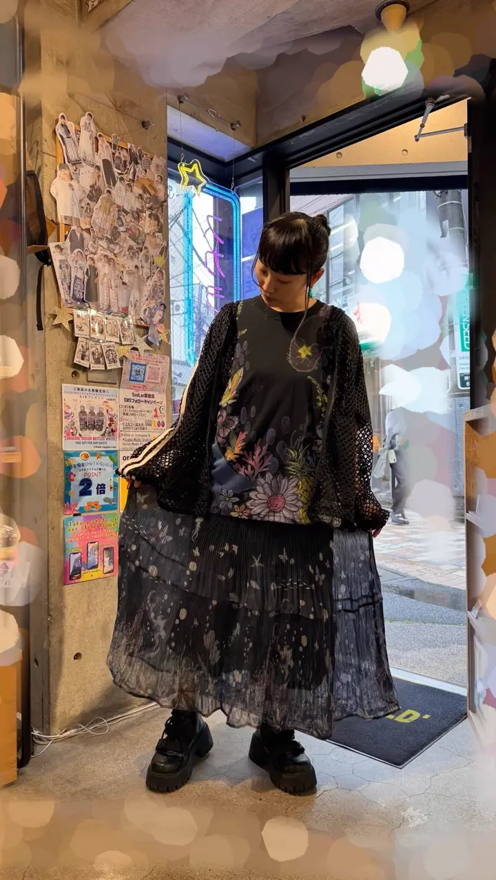 162687：熱帯花柄アップリケ付き ライン入りメッシュパーカーの通販-ScoLar