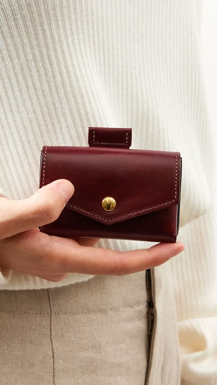 comono二つ折り革財布 美品 小さい財布、薄い財布などのレザーアイテム専門通販 com-ono