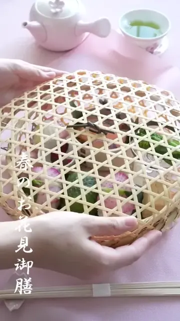 有田焼 虹彩桜 煎茶碗・小皿 ｜ 四季折々のおしゃれな和食器通販サイト