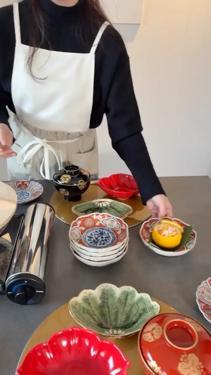 波佐見焼 地紋割菊花紋 取皿 ｜ 四季折々のおしゃれな和食器通販サイト