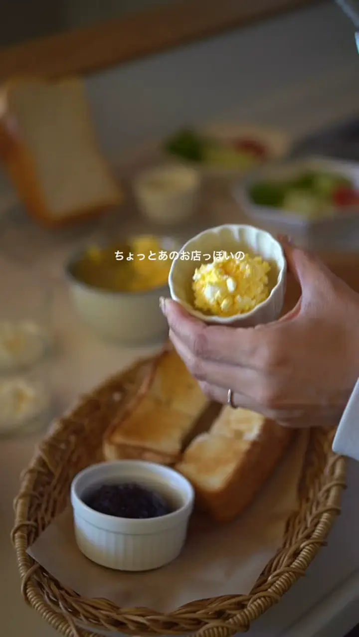 有田焼 プラチナ線 吉祥結び 小皿 ｜ 四季折々のおしゃれな和食器通販