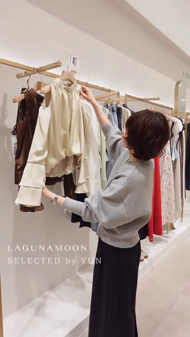 オープンショルダーボリュームブラウス｜ラグナムーン（LAGUNAMOON