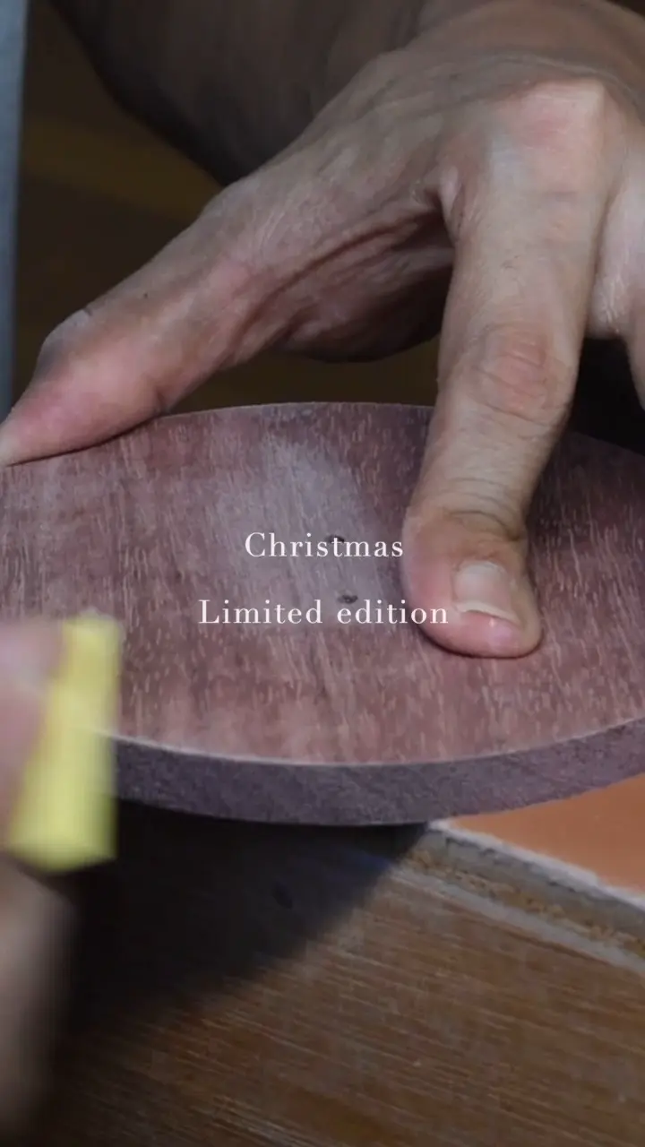 生産終了】「CONNIE Flap Shoulder」コルクレザーを活用、丸みを帯びた