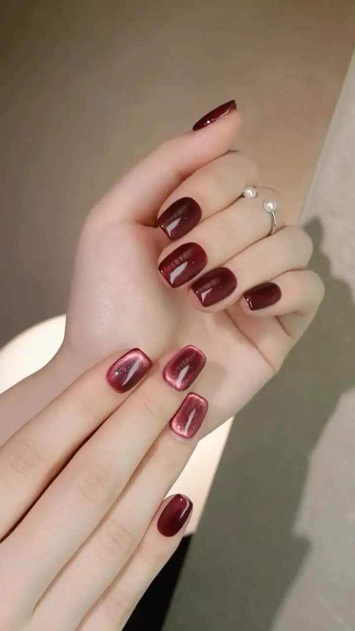 当日発送】水光ネイルダークレッドワンカラーマグネットショート