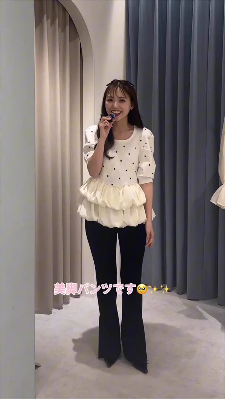 SALON by Chico】＼SNSで話題／ -3kg見え スリットスリムフレアパンツ