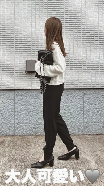 センター切り替えジョガーパンツ｜美脚見え＆きれいめカジュアルが叶う