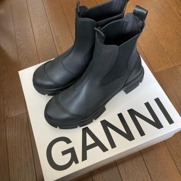 （sale)ガニー アンクルブーツ 女性 ラバー ブラック レディース】Recycled Rubber | GANNI(ガニー) / シューズ