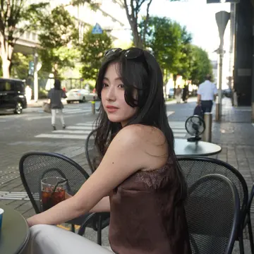 ドレープワンショルダートップス