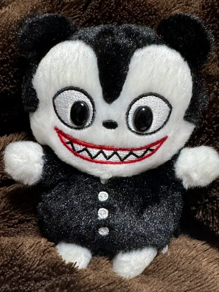 公式】ディズニーストア.jp | ヴァンパイア・テディ ぬいぐるみ