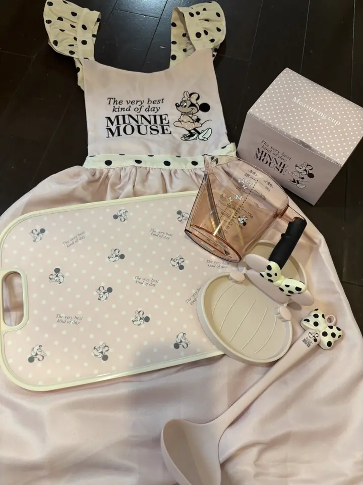 公式】ディズニーストア.jp | ミニー エプロン MINNIE'S KITCHEN