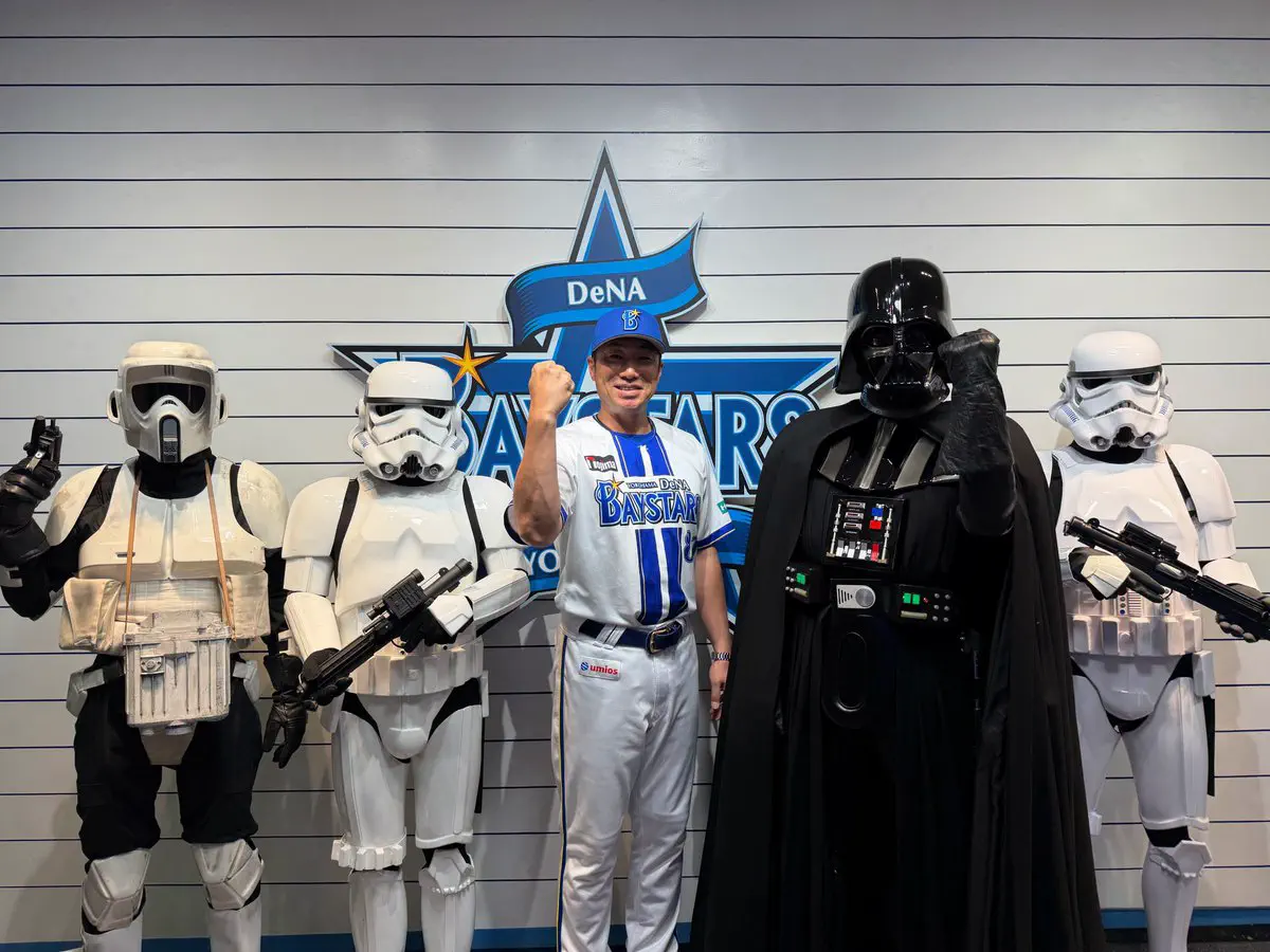横浜DeNAベイスターズ×STAR WARS/アクリルキーホルダー/丸型