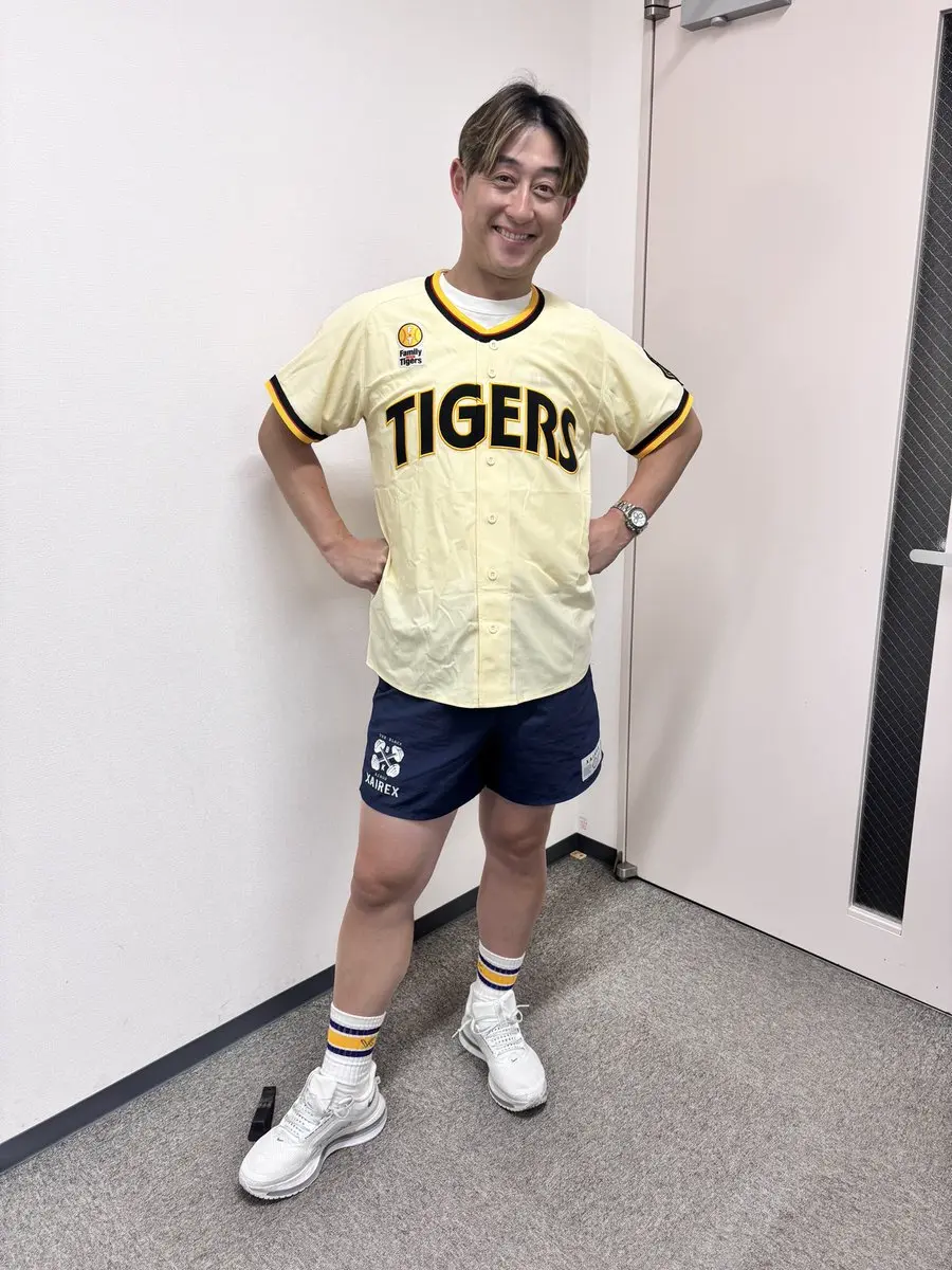阪神タイガース ユニフォーム セット 応援グッズ レディース 阪神タイガース公式オンラインショップ T-SHOP