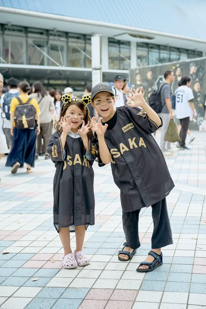 阪神タイガース　平田選手ユニ 阪神ジャガーズ」復刻ユニお披露目 平田2軍監督は“勝男節”全開