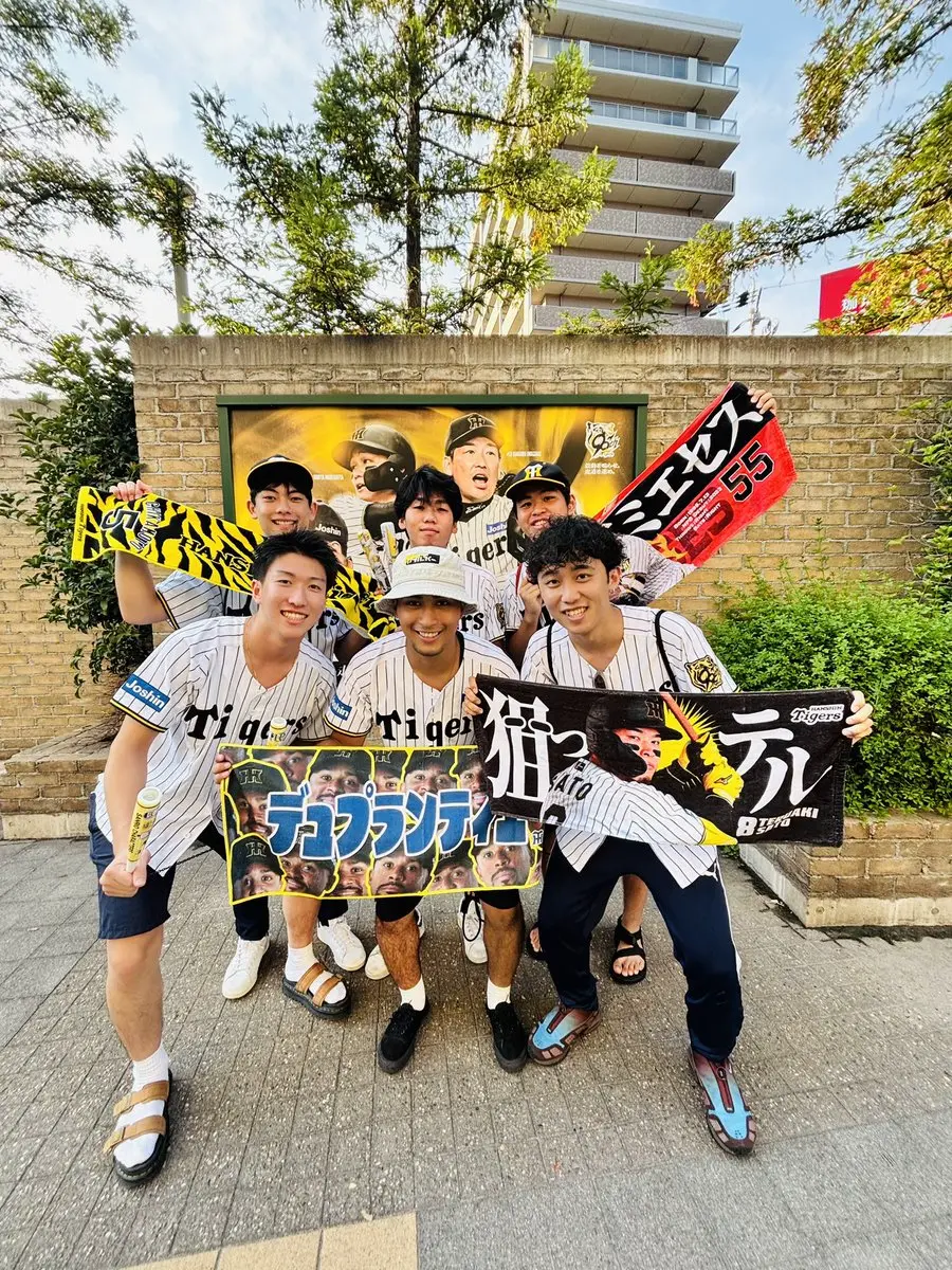 阪神タイガース レプリカユニフォーム 90周年 ビジター 佐藤輝明 Sサイズ 阪神タイガース レプリカユニフォーム 90周年 ビジター 佐藤輝明