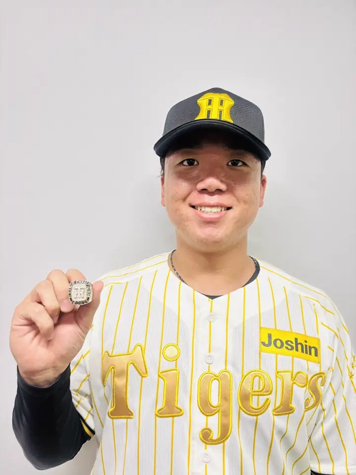 野球 【阪神タイガース】チャンピオン ユニフォームとチャンピオン