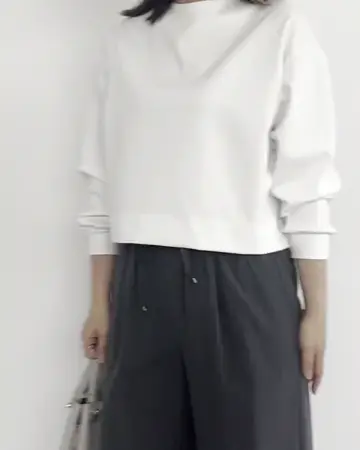 バッグファスナーデザイン ポンチカットソー/洗える(カットソー・T