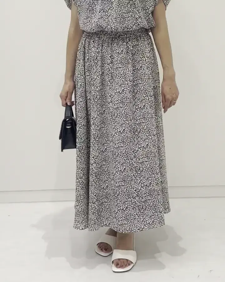 LOEWE ✨リーフ柄プリントラップスカート シルクふんわり上品フレア モノトーンリーフ柄フレアースカート/洗える(ミモレ丈スカート