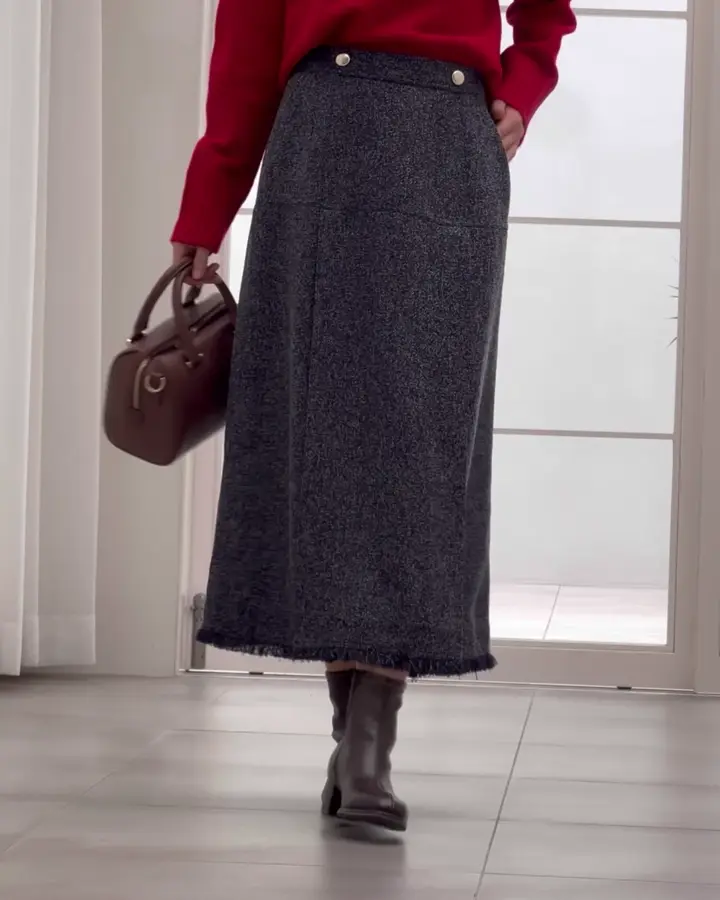 ツイード調裾フリンジAラインスカート(ミモレ丈スカート) | a.v.v(アー