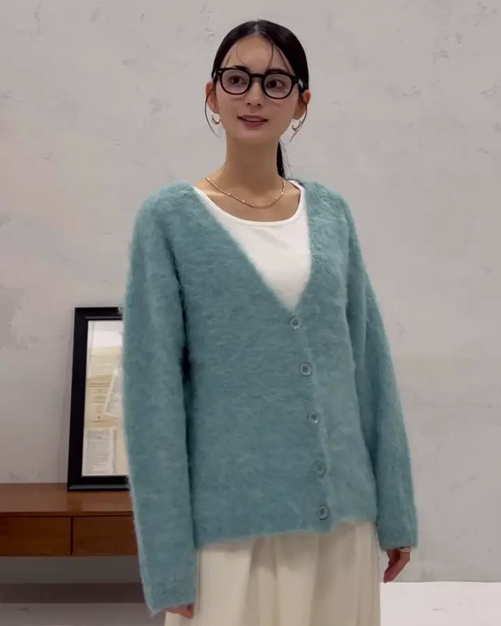 土日価格　水色 Vネック カーディガン　Ami 美品　送料込 楽天市場】【アウトレット】アミ AMI Vネック カーディガン メンズ