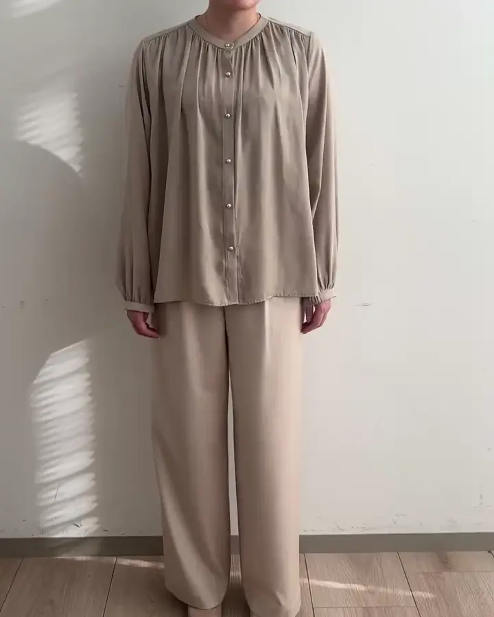 miumiu2015SSシルク ブラウス 瞬美シリーズ/UVカット/接触冷感/洗える]バンドカラーサテンブラウス