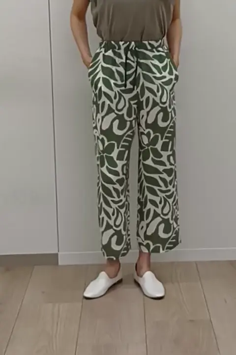 洗える・日本製]ポタニカルフラワープリントパンツ(ガウチョ・ワイド