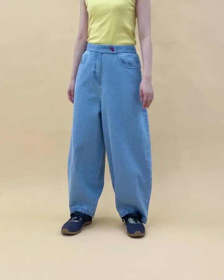 2025年 カーブシルエットデニムパンツ(その他のパンツ Superposicion 完売品 配色デニムパンツ　40 Reflejo jocomomola パンツ