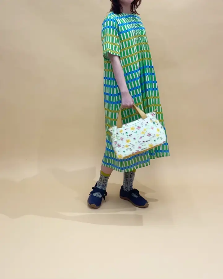 Enganar チェック柄スモッキング刺繍ワンピース(ワンピース