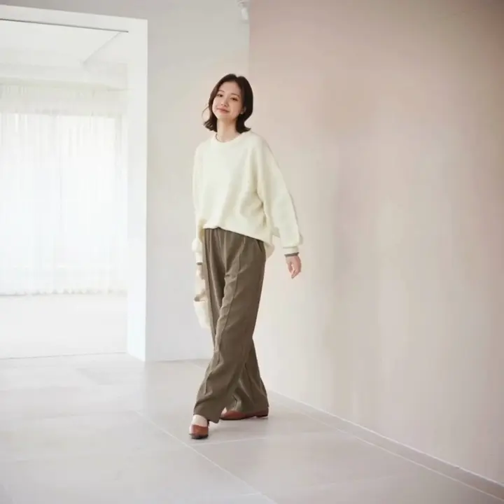 毛布のような温かさ 楽ぽか裏ファーストレートパンツ - ベルーナ【公式】