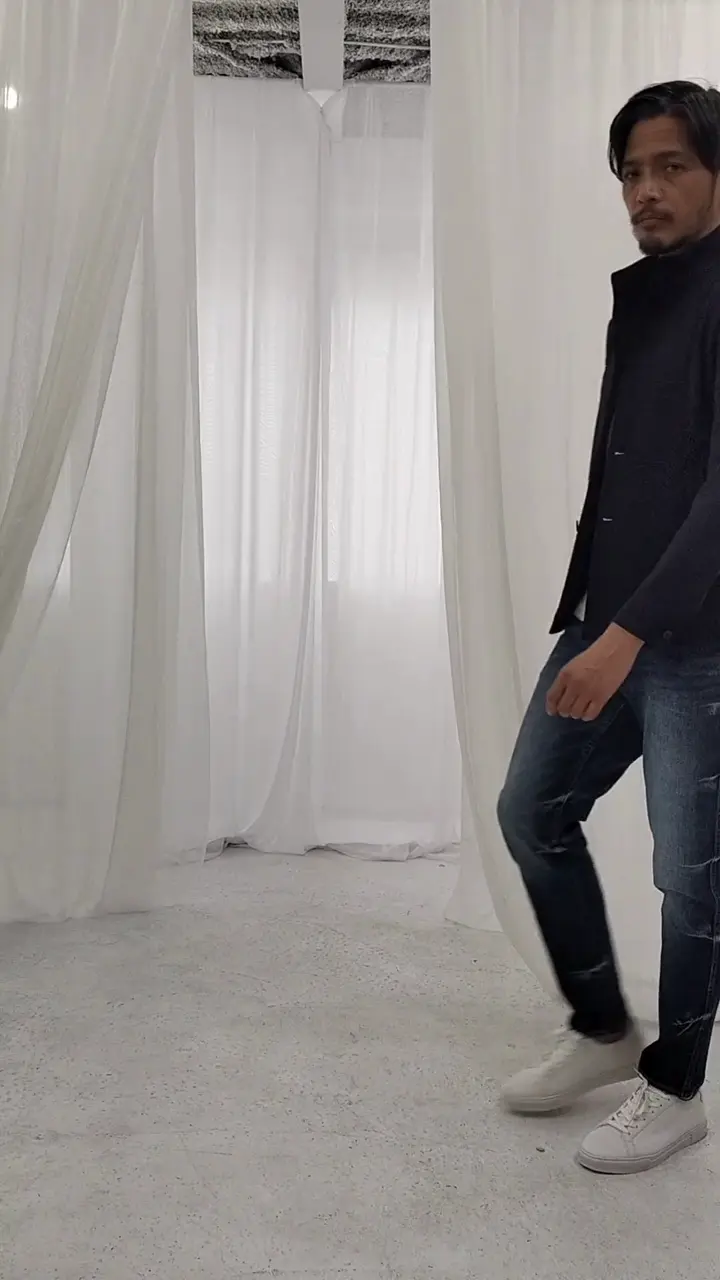 KUROKI ストレッチ加工デニムパンツ