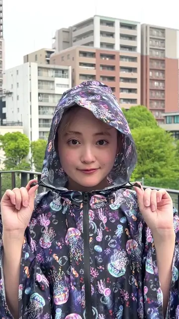 652736：バナナ・蝶・くらげ 3柄展開レインポンチョの通販-ScoLar
