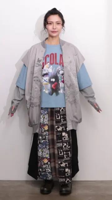 スカラー　scolar 153606：メルヘン柄ラメプリントベスト 153606：メルヘン柄ラメプリントベストの通販-ScoLar