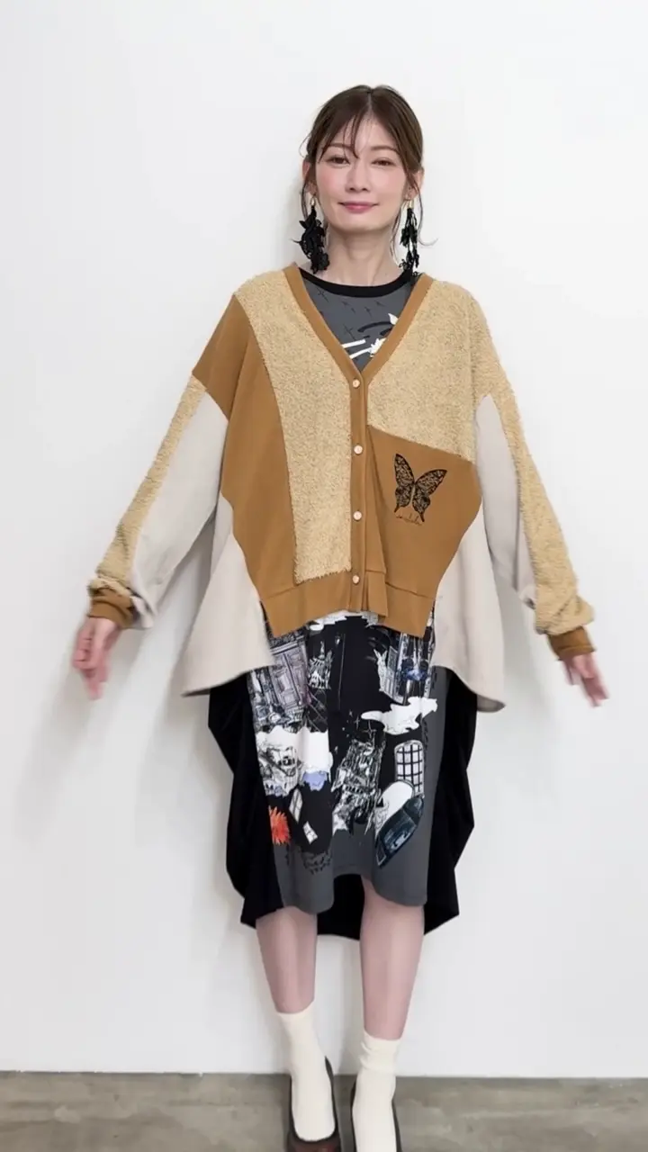 【極美品】45R 異素材切り替え　身幅出しフリルカシュクールカーディガン2キナリ フリルニットカーディガン – AnnMiru