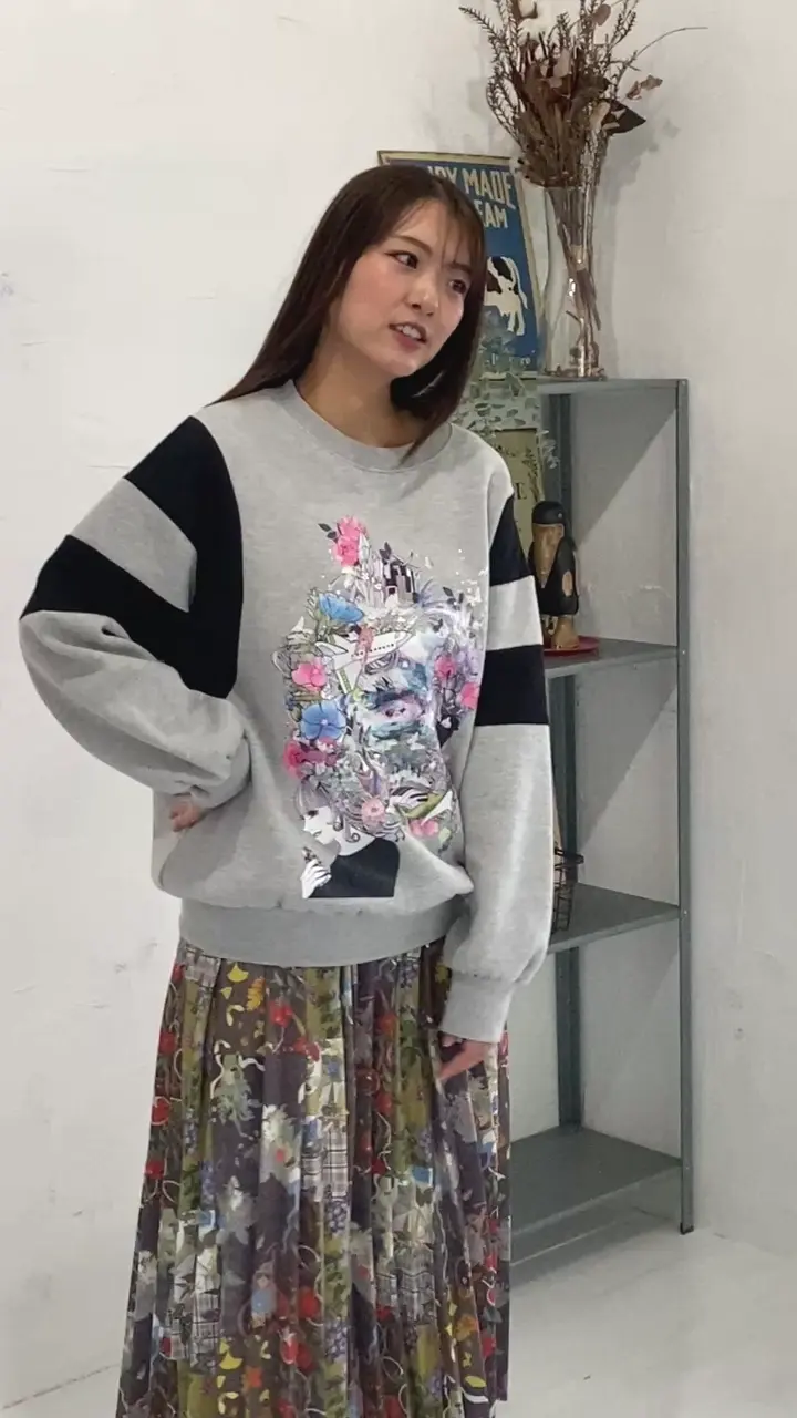 153740：花×宇宙×アート バイカラー裏起毛プルオーバーの通販-ScoLar