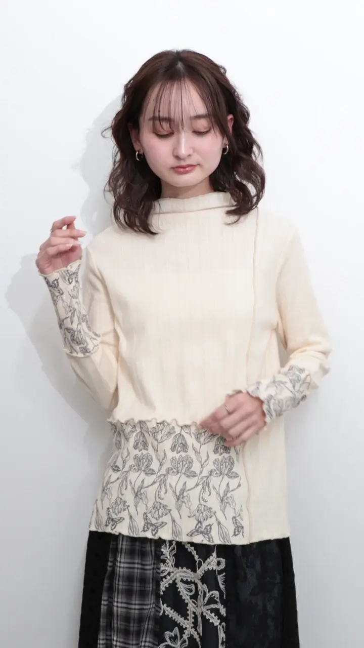 561204：花蝶柄テレコ素材メロウ入りインナーの通販-ScoLar