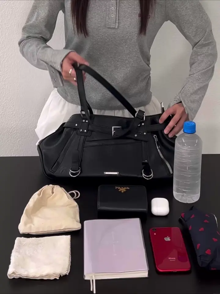 500mlペットボトル収納可】ベルト付きジップポケットショルダーバッグ