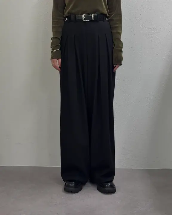 フロントタックデザインスラックスパンツ | Lui's(ルイス)レディース