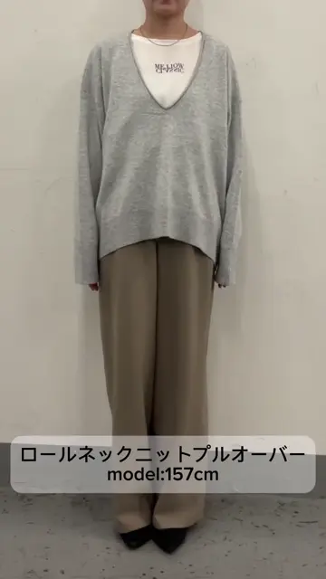 手洗い可/深Vで小顔効果】ロールネックニットプルオーバー