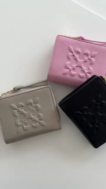 お財布総選挙1位】エンボスモノグラムハーフウォレット | russet