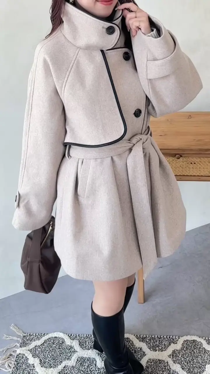 パイピングスタンドカラーミドルコート | Thevon.(ゼヴォン)レディース