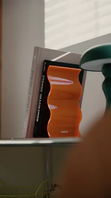 SAHIR サヒール】Acrylic bookend | BIRTHDAY BAR(バースデイバー