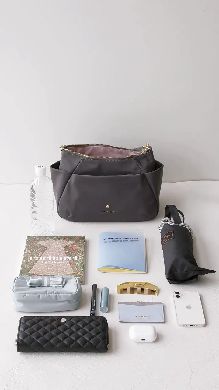大人百花掲載】PIECE OF CRESCENT NYLONBAG バッグ / TOCCA