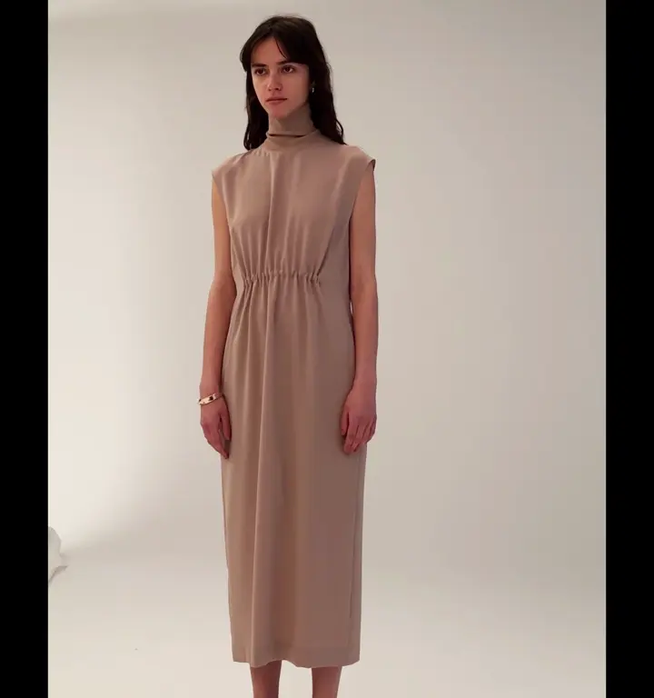 BEIGE， 【洗える】FLEUR / ニットコンビハイネックノースリーブドレス 