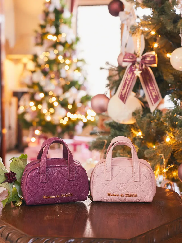 Maison de FLEUR canone 列車に飛び乗るボストンバッグ新品 【公式通販 