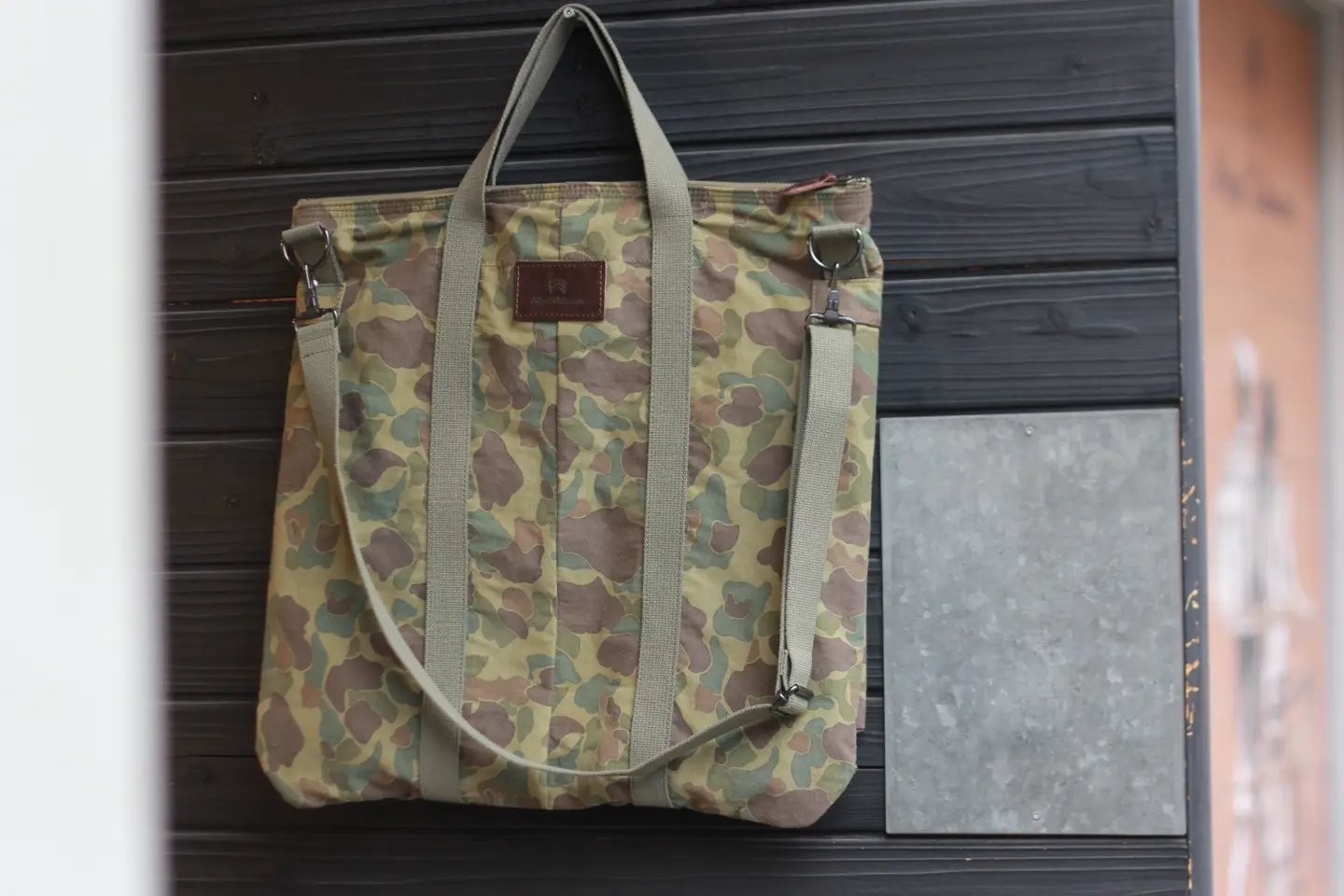 注目度の高いダックハンターカモ》HELMET BAG & MULTI BAG