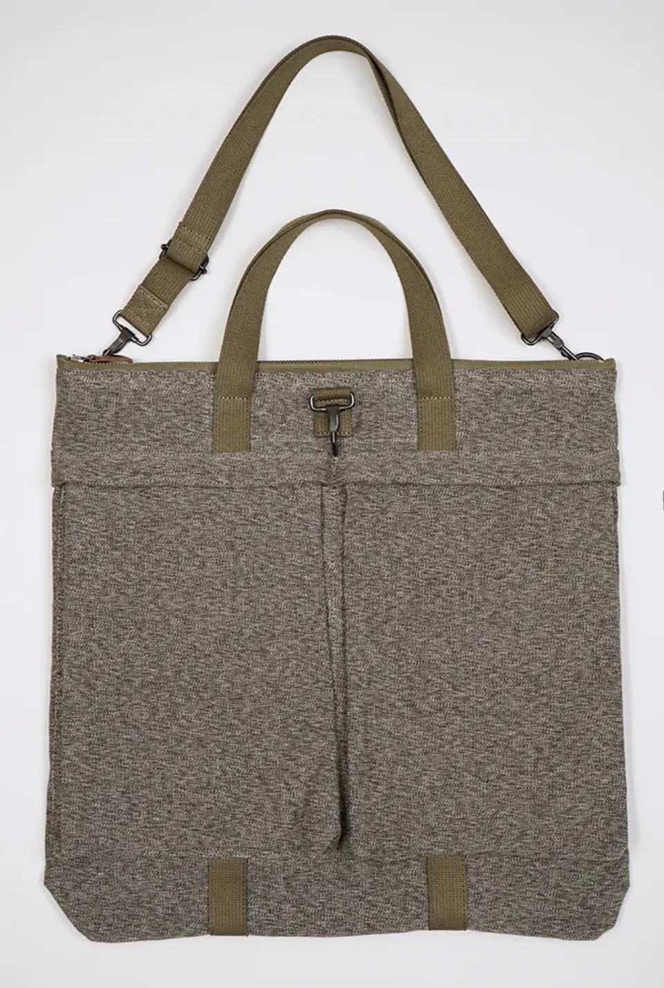 ナイジェルケーボンらしいバッグ》HELMET BAG - SWISS ARMY