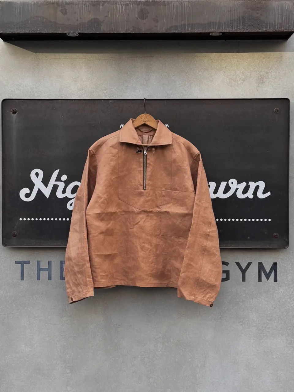 時を重ねて完成する、柿渋染めの魅力》KAKISHIBU LINEN