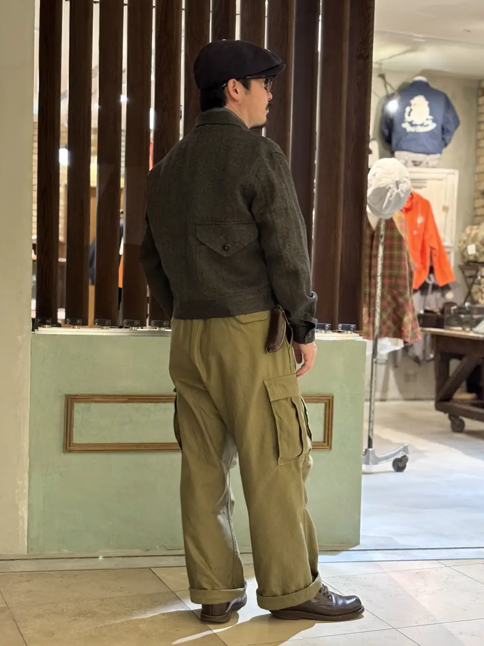 オリーブカーキが織りなすブラックシャンブレー》FRENCH WORK JACKET
