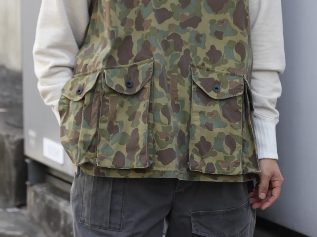 汎用性抜群のベスト》PULLOVER FISHING VEST - DUCK HUNTER CAMO