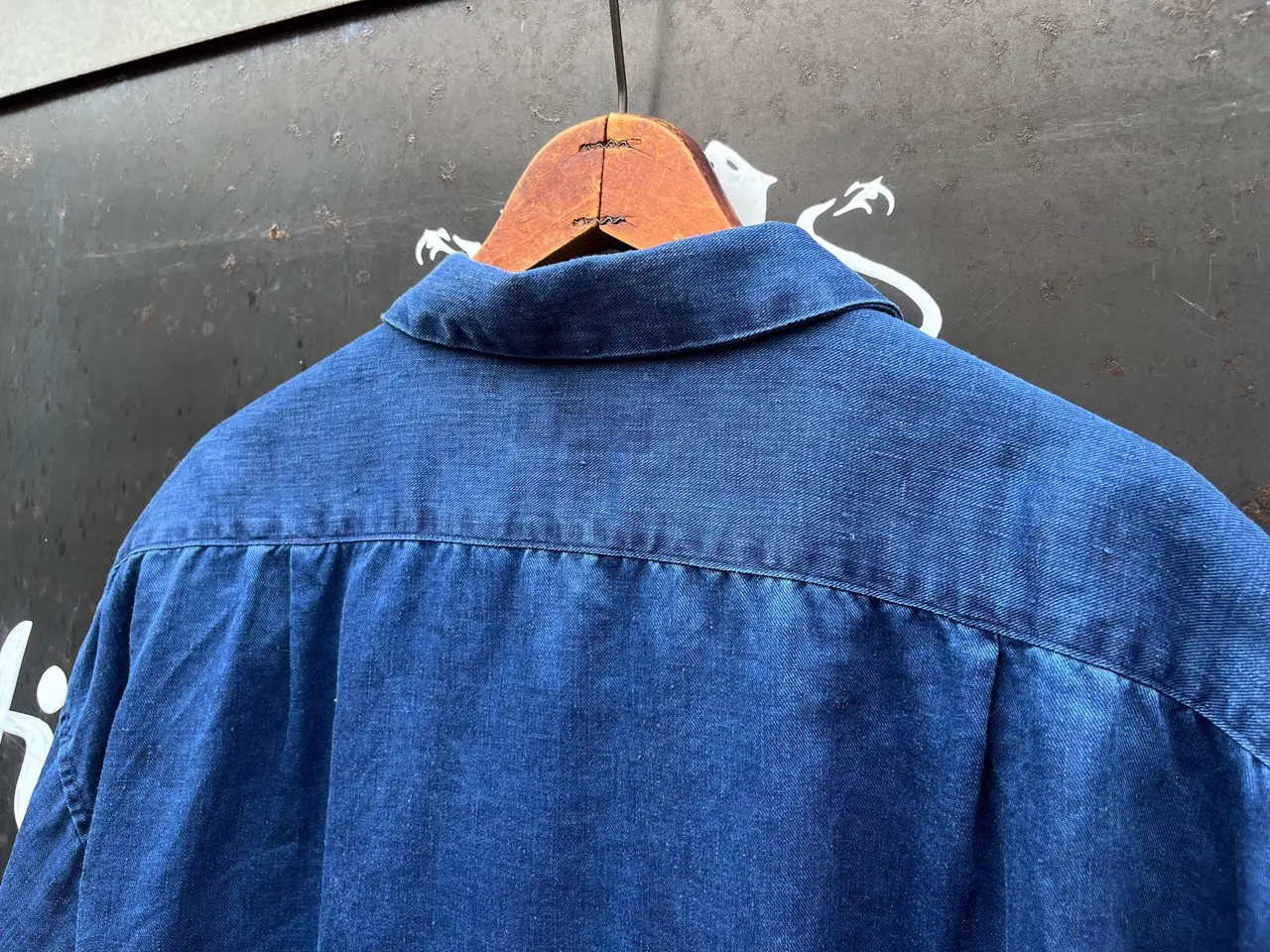 染めへのこだわりが詰まった》OPEN COLLAR SHIRT - LINEN INDIGO