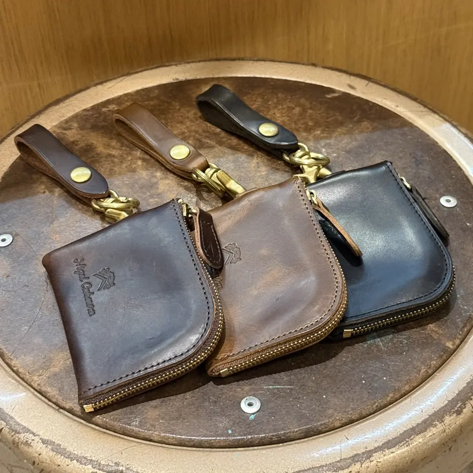 夏の装いに一足し》COIN CASE - PEAT LABEL